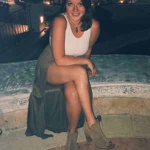 Meet your Posher, Sarah stagg